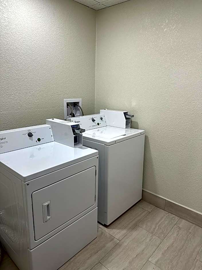 Red Roof Inn Charleston - Dunbar