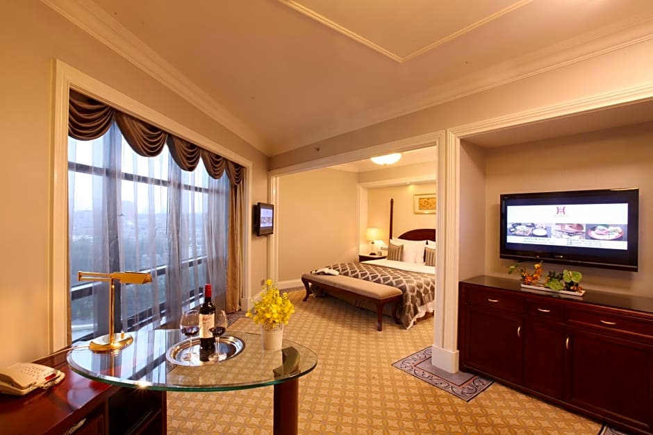 Zhongwei Green Lake Hotel Kunming