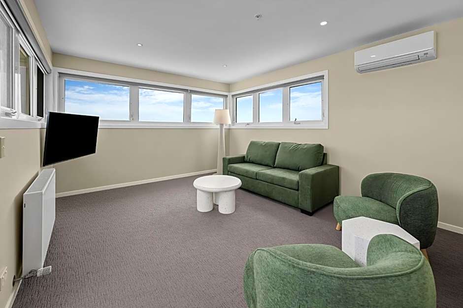 Deep Blue Hotel & Hot Springs