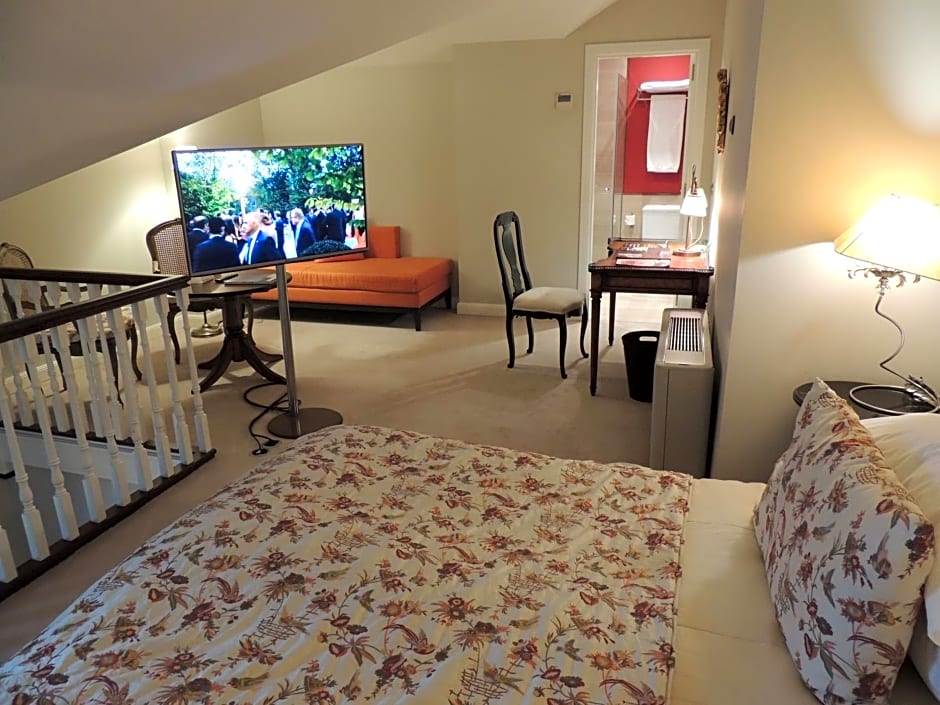 Castillo Del Bosque La Zoreda