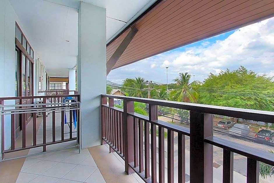 Laem Din Hotel