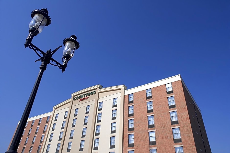 Courtyard by Marriott Hamilton