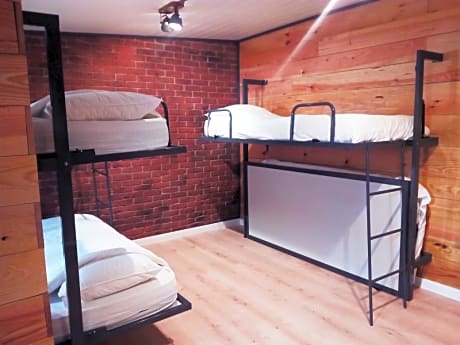 Guest Room with Two Single Beds