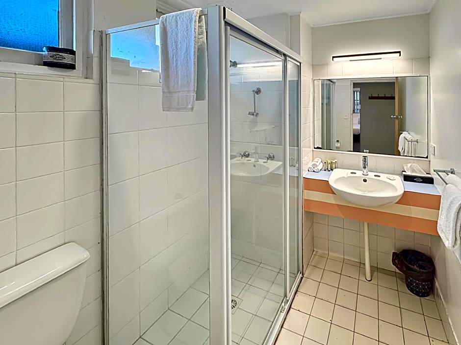 Golden Sands Motor Inn