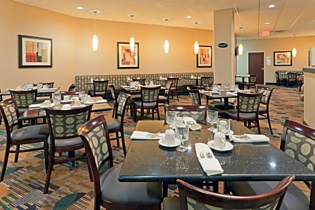 Quality Inn & Suites Downtown Mansfield