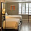 GreenTree Inn & Suites Los Angeles - Alhambra - Pasadena
