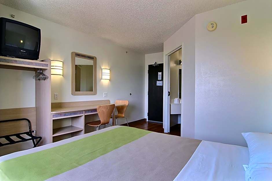 Motel 6-Albuquerque, NM - North