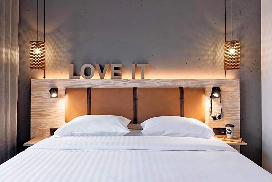 Moxy by Marriott Duesseldorf South