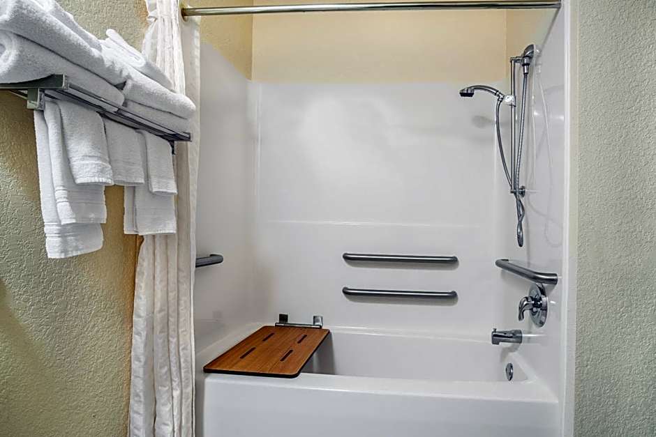 Microtel Inn & Suites By Wyndham Tomah