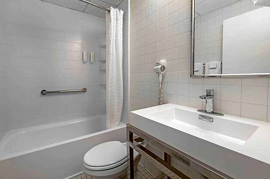 Econo Lodge Hicksville - Long Island