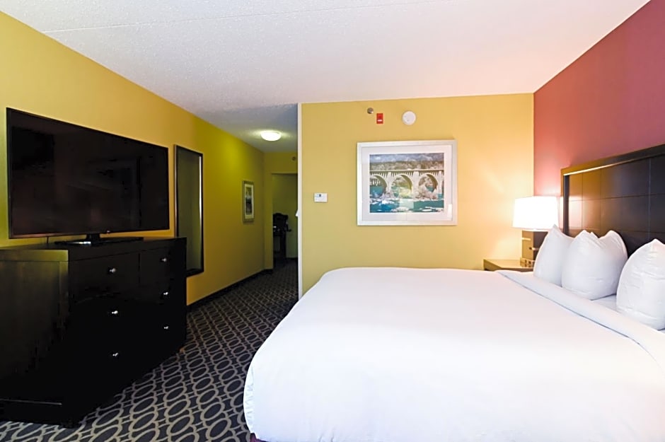 DoubleTree by Hilton Hotel Richmond - Midlothian