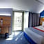 Holiday Inn Express Paris-Canal De La Villette By IHG