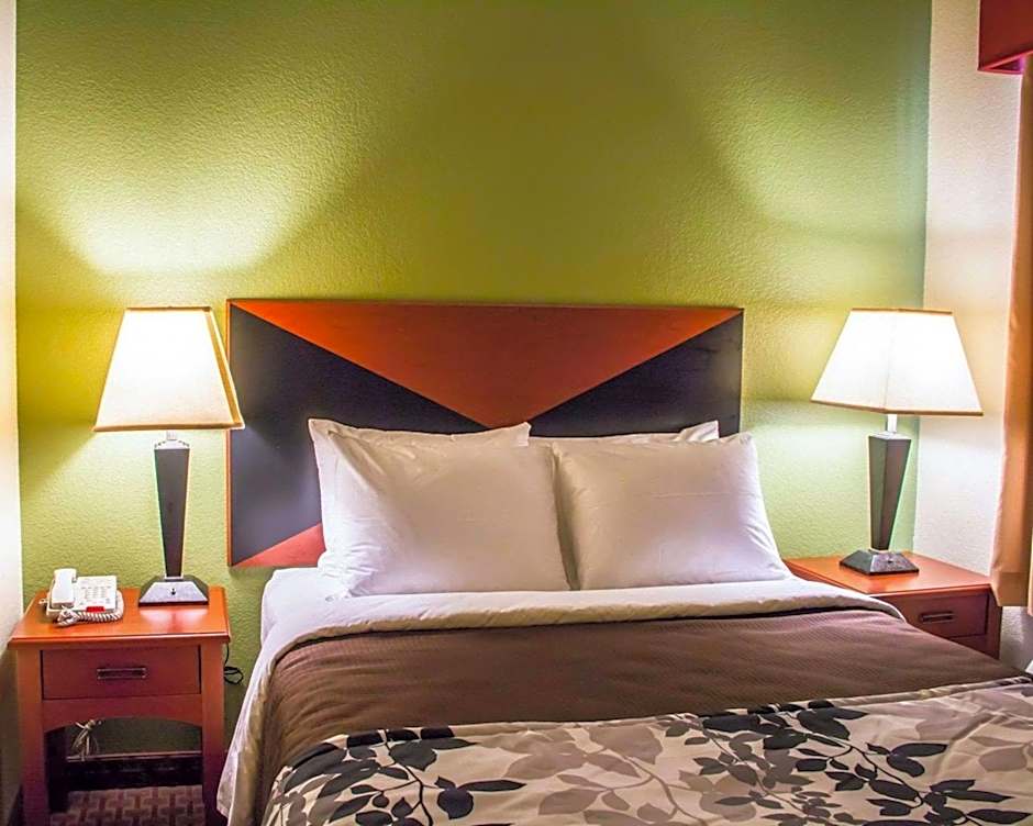Sleep Inn And Suites At Six Flags
