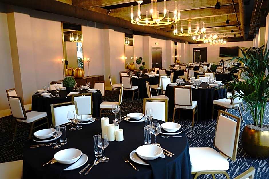 Cambria Hotel Detroit Downtown