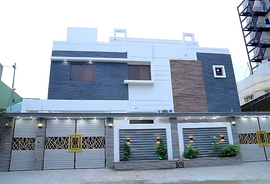 Roomi Rezidor – Karachi, TX