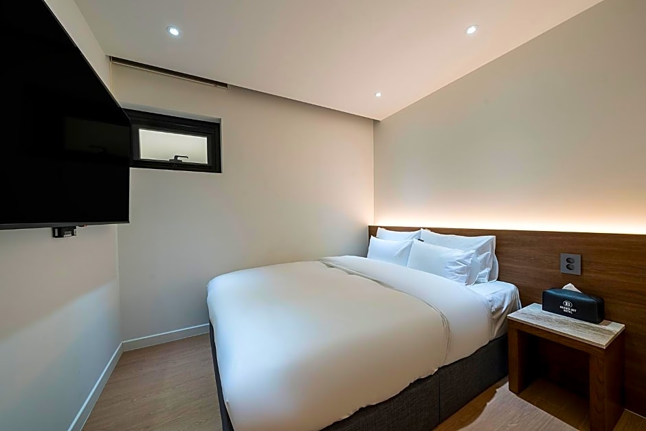 Brown Dot Hotel Pyeonghwa plaza