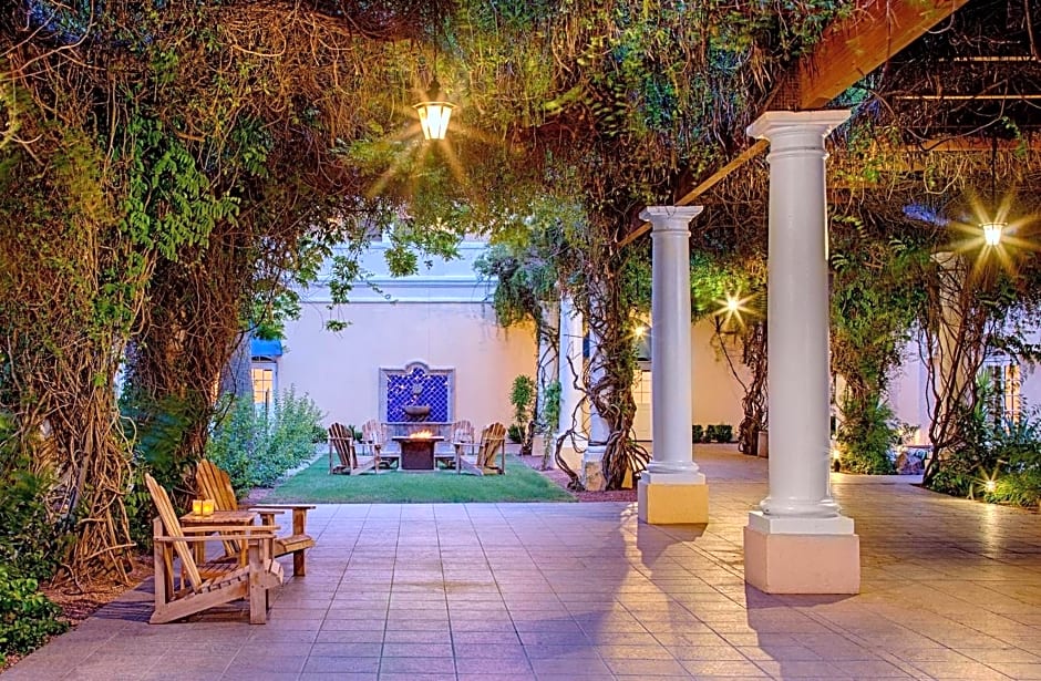 Crowne Plaza Phoenix - Chandler Golf Resort, an IHG Hotel