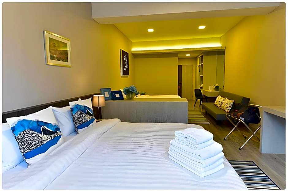 Ratchadamnoen Residence