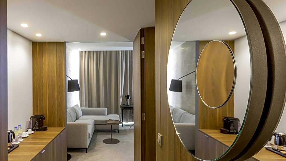 Photo 1 of 4 of 1 Queen Bed Suite