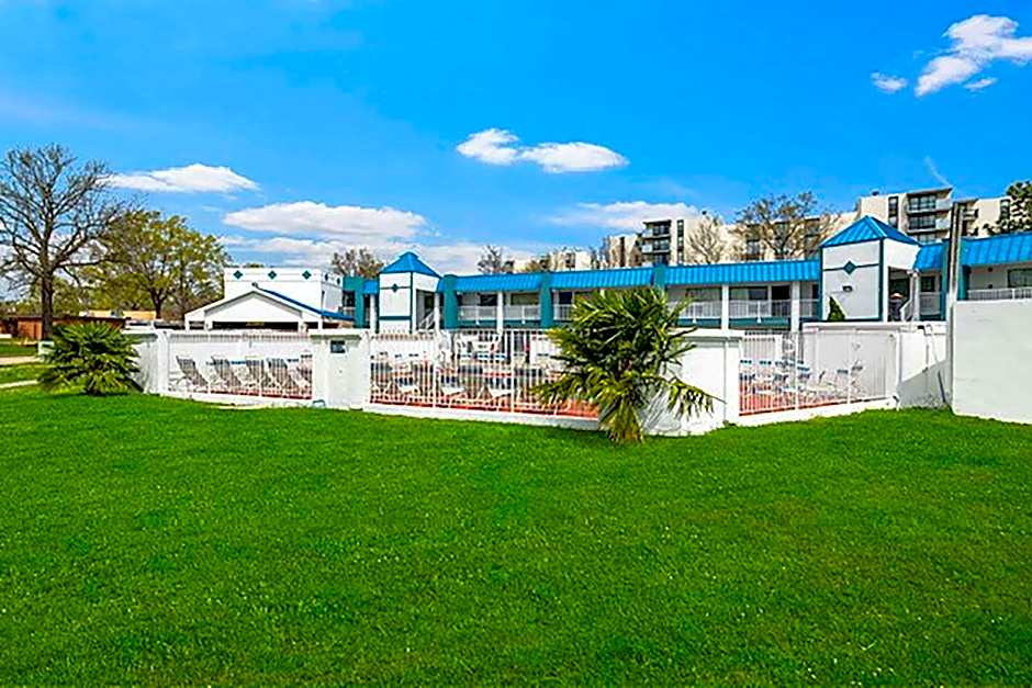 Super 8 by Wyndham Portsmouth - Norfolk