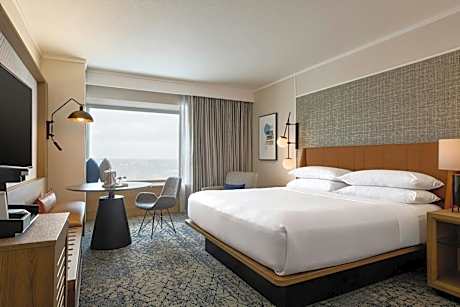 King Room with City View - Hearing Accessible/Low Floor