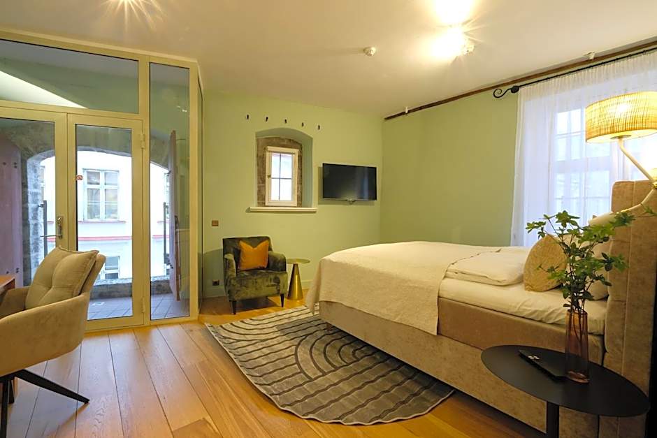 The Three Sisters Hotel