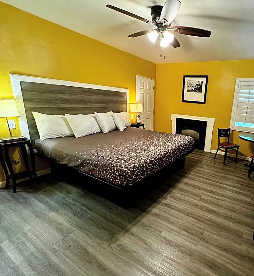 Carmel Wayfarer Inn