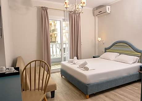 Deluxe Triple Room with Hot Tub