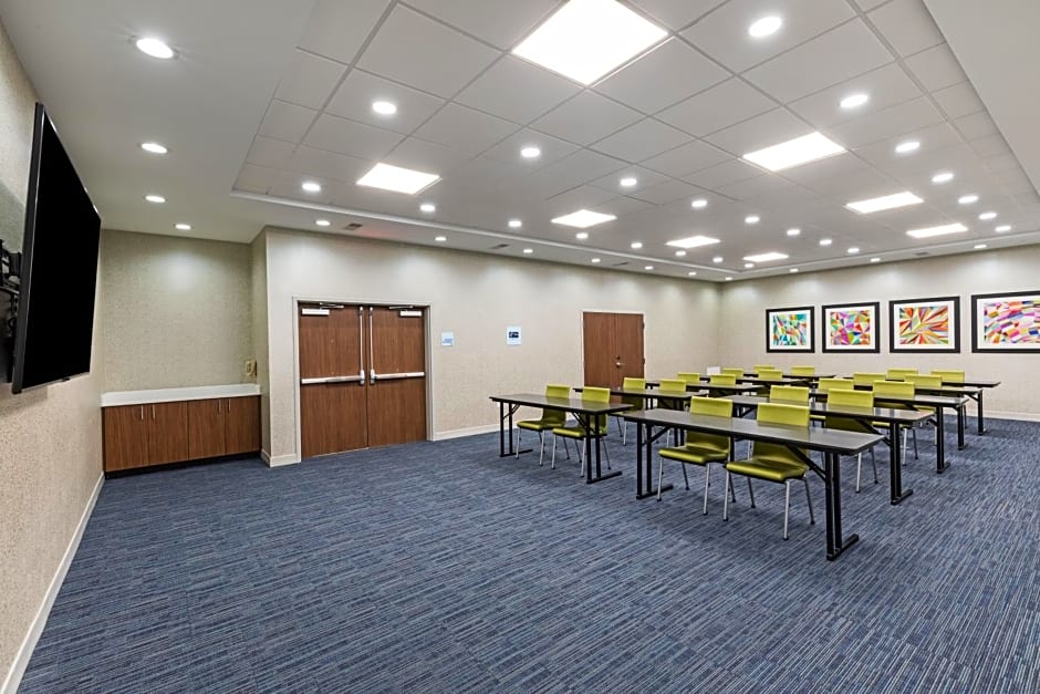 Holiday Inn Express and Suites Purcell By IHG