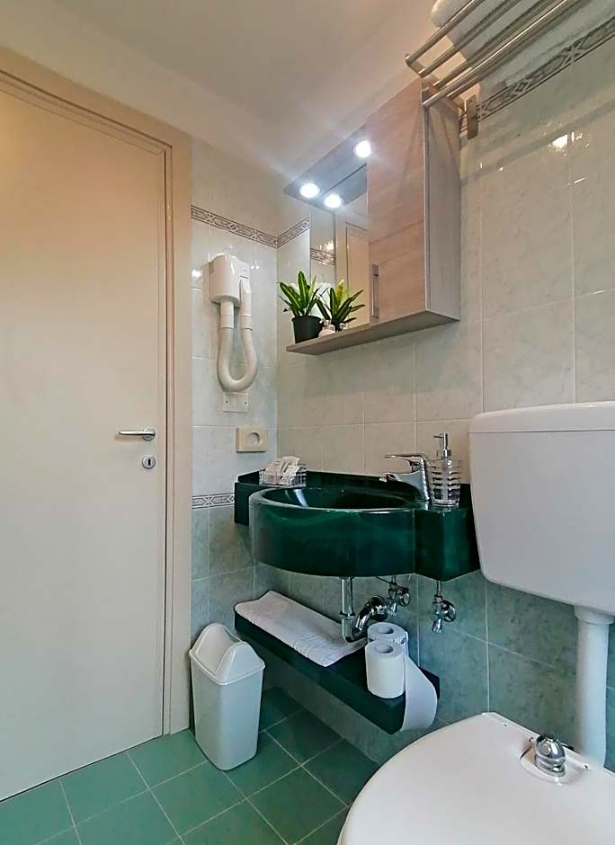 California Pastry Hotel