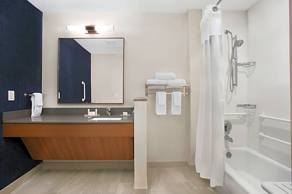 Fairfield Inn & Suites by Marriott Daytona Beach Speedway/Airport