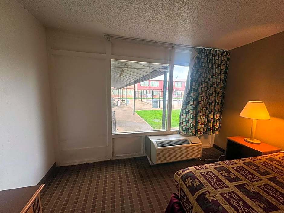 Express Inn & Suites