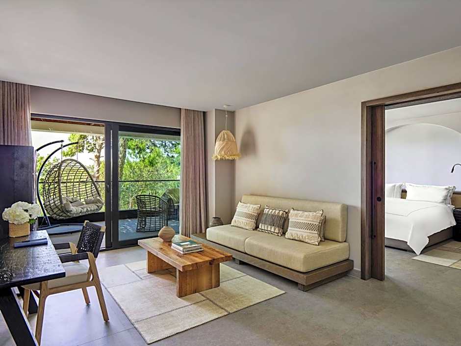 Photo 1 of 2 of Executive Grand Suite