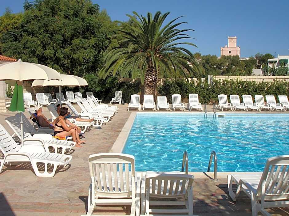 Baia Degli Aranci Suite & Apartments