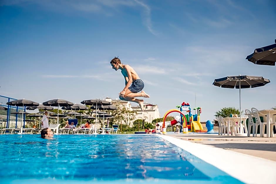 Hotel Baya - in centro, sul mare
