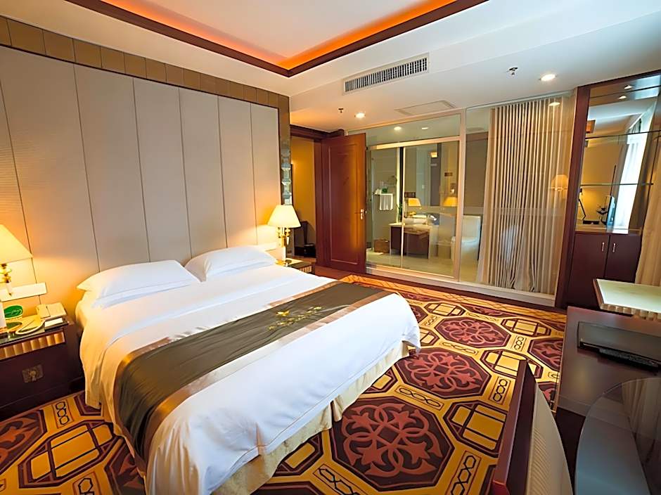 Yijian Holiday Hotel