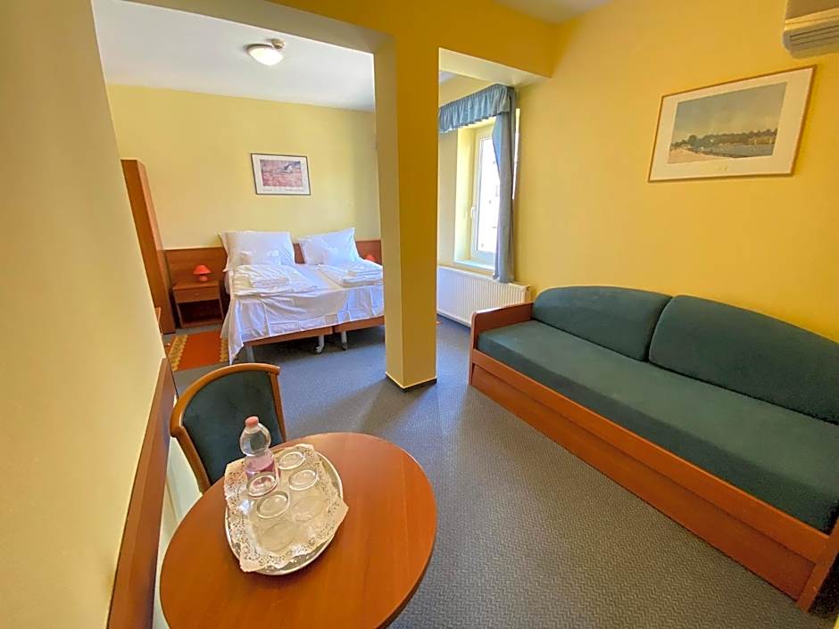 Tisza Alfa Hotel