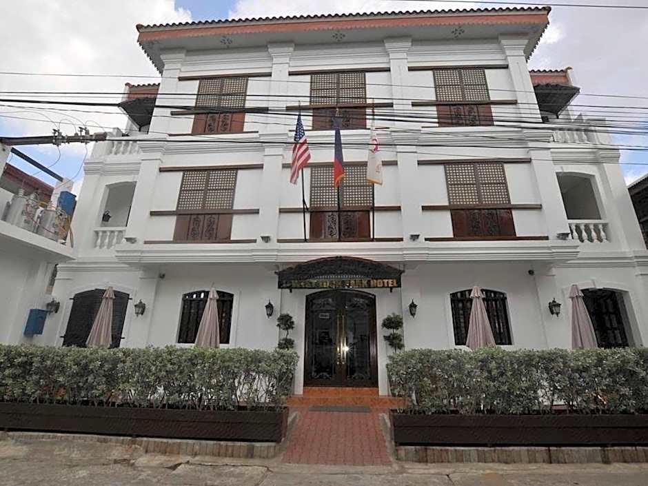 West Loch Park Hotel Vigan