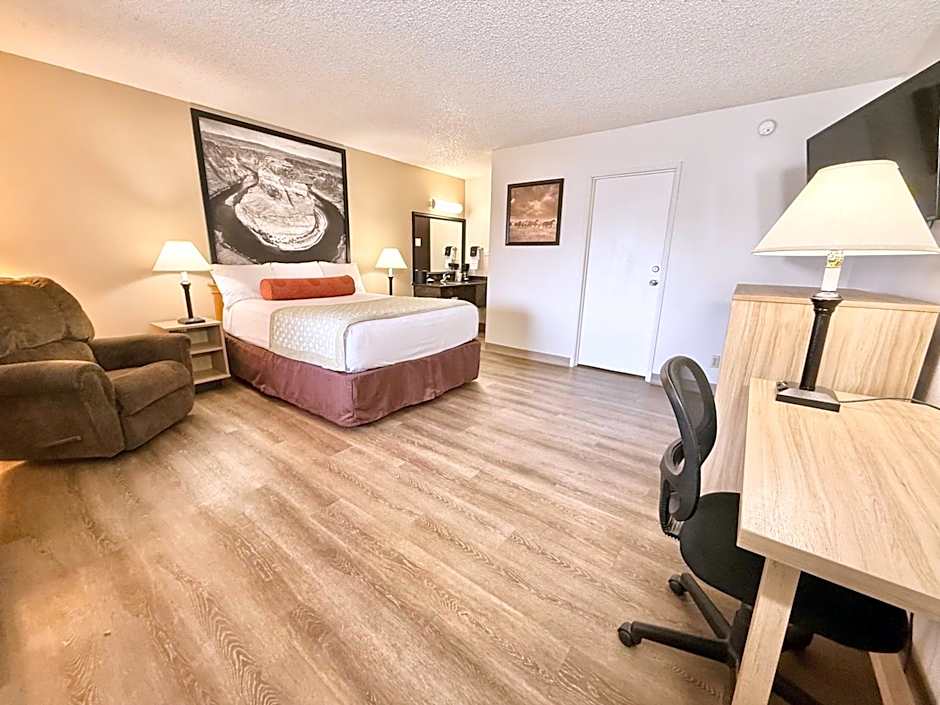 Super 8 by Wyndham Salina/Scenic Hills Area