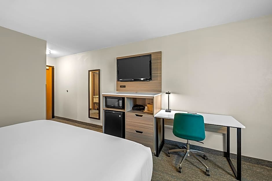 Econo Lodge Inn & Suites Santa Fe South