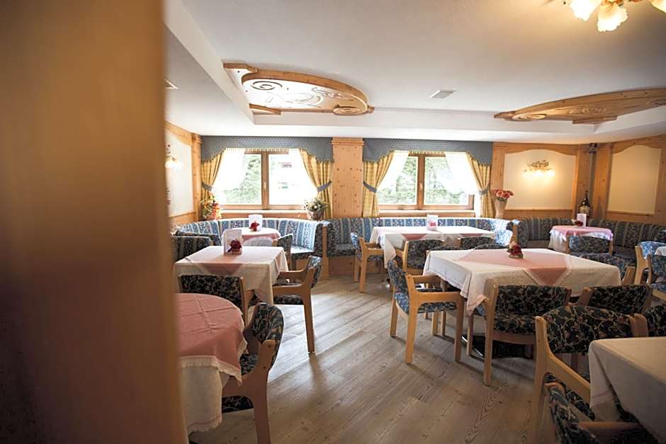 Albergo Dimaro Wellness Hotel