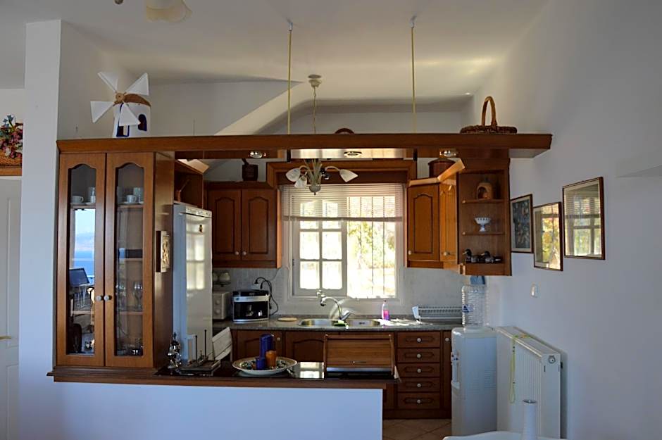 Villa Iokasti (sea View)