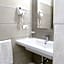 White 1903 - Rooftop Pool & Luxury Rooms