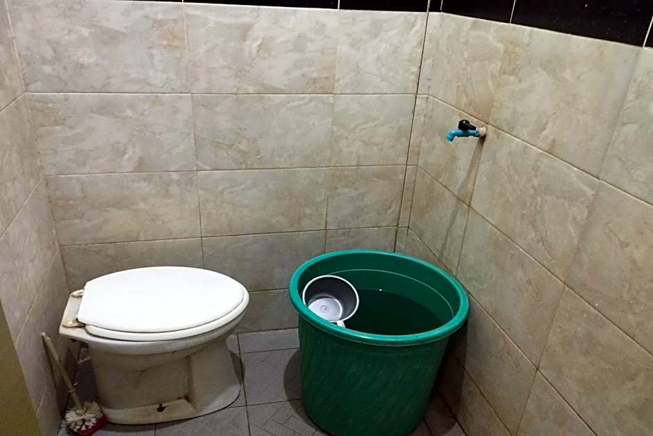 OYO Life 93403 Penginapan Adinda