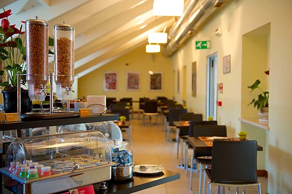 Best Western Crystal Palace Hotel