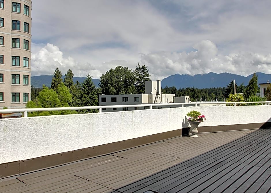 Rosellen Suites At Stanley Park