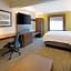 Holiday Inn Express & Suites Bradley Airport