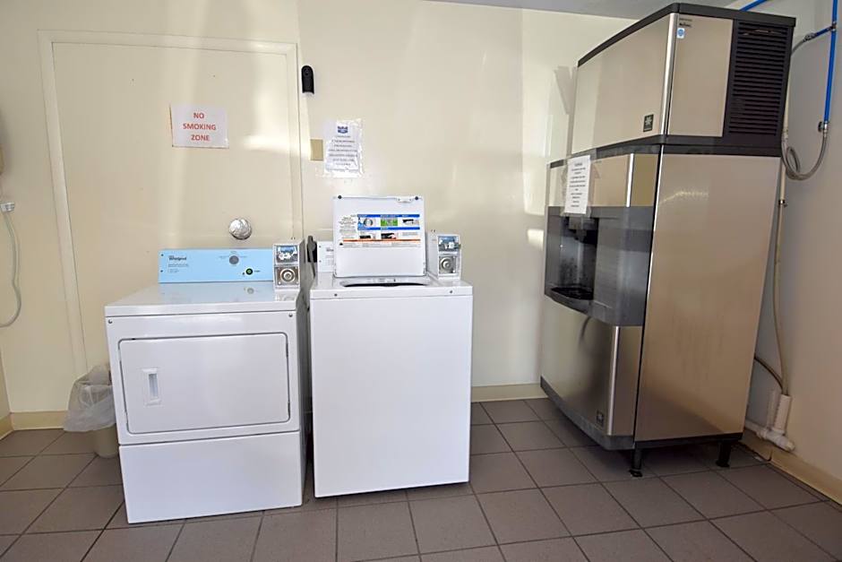 Knights Inn Oswego East