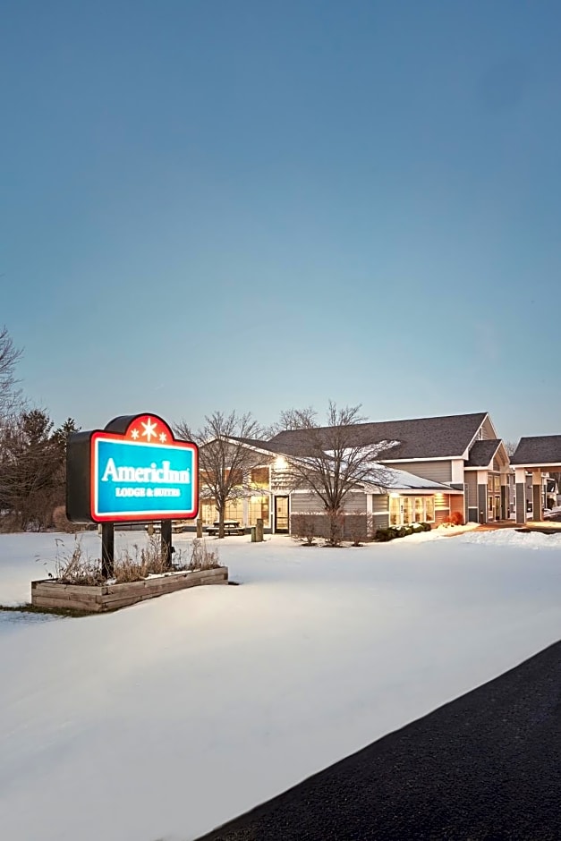 AmericInn by Wyndham Douglas/Saugatuck