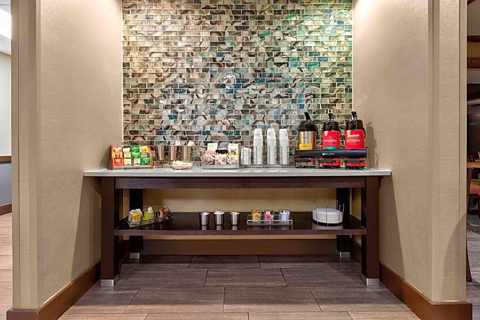 La Quinta Inn & Suites by Wyndham Midwest City - Tinker AFB